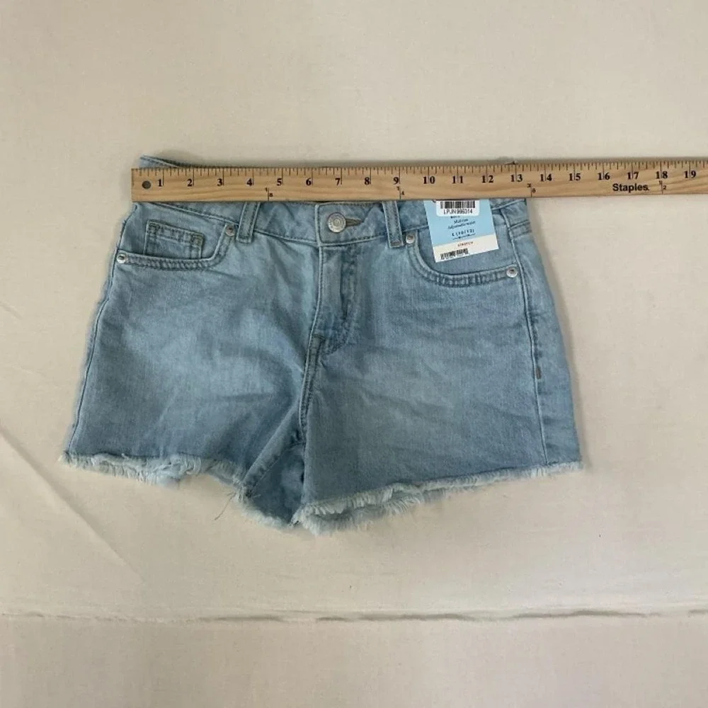 Light‎ wash denim shorts by Cat & Jack